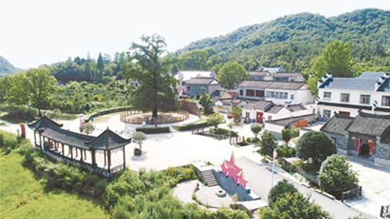 大別山深處，昔日的窮山溝蝶變?yōu)檫h(yuǎn)近聞名的幸福村